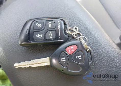 2010 Toyota Matrix S z USA, uszkodzony, nr VIN 2T1LE4EE2AC018887